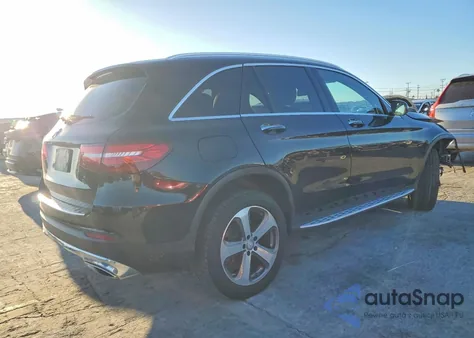 2017 Mercedes-Benz Glc 300 z USA, uszkodzony, nr VIN WDC0G4JB2HF173301